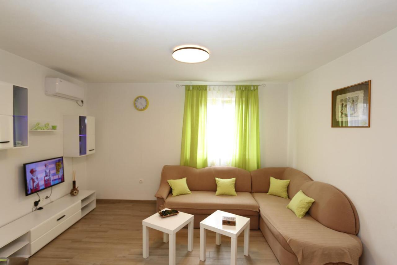 Apartments Mirjana Šilo Exterior foto
