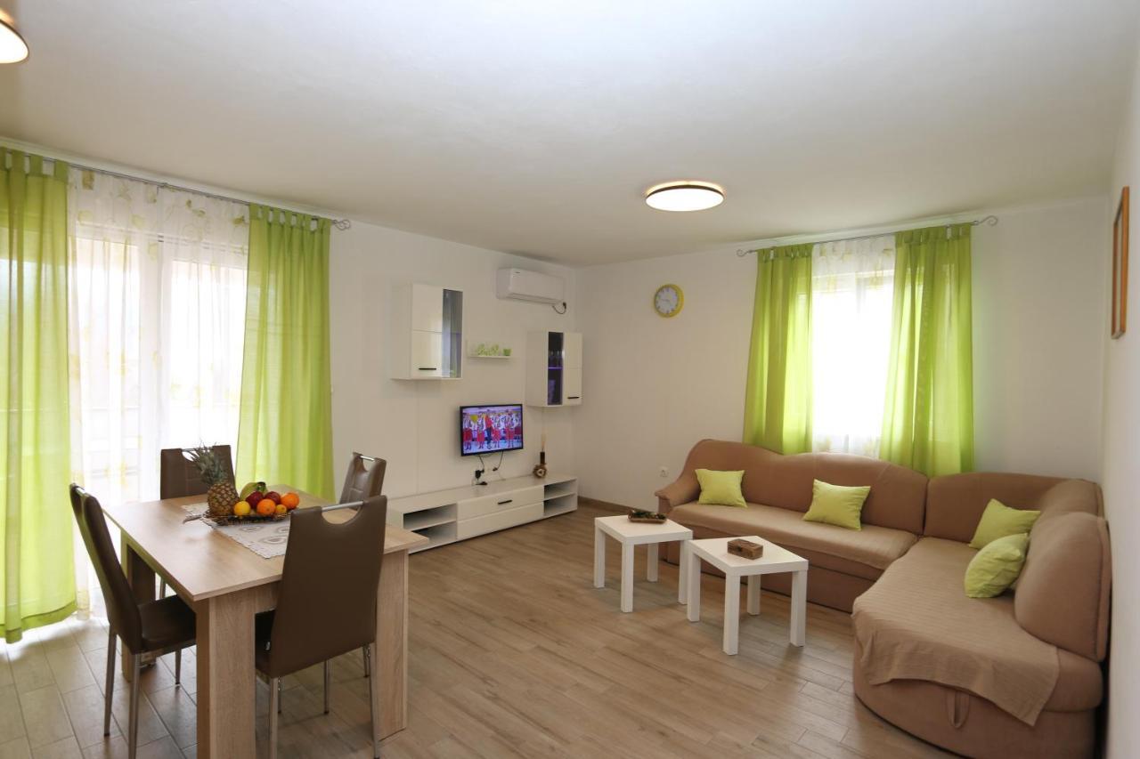 Apartments Mirjana Šilo Exterior foto