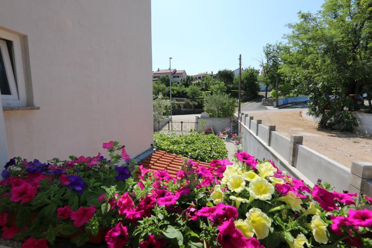 Apartments Mirjana Šilo Exterior foto