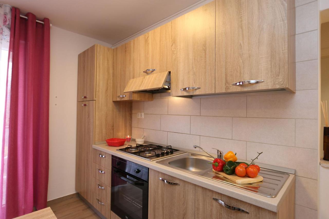 Apartments Mirjana Šilo Exterior foto