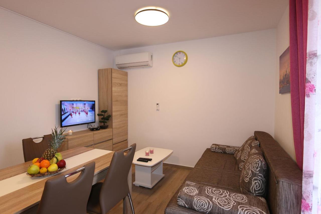 Apartments Mirjana Šilo Exterior foto